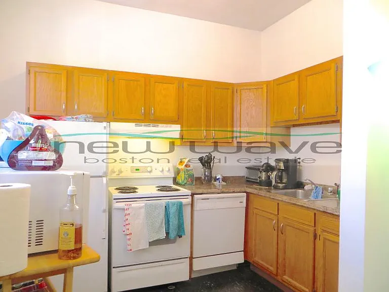12 Columbus Sq #2 — Photo 11