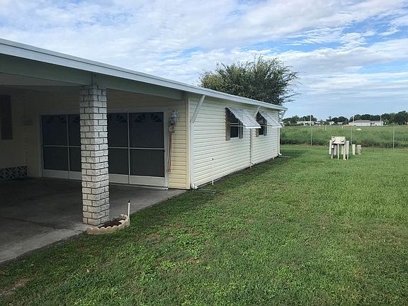 3rd image of 5277 Laurel Oak Dr