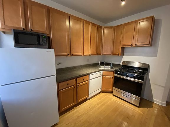 3rd image of 2737 N Mildred Ave APT 1