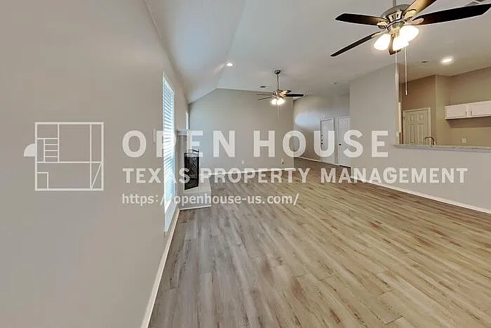 3 bed, 2.0 bath, 1570 sqft, $1,925 — Photo 3