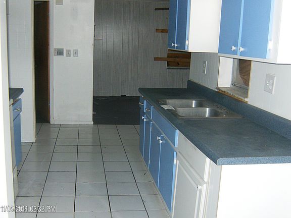 3rd image of 840 SW 81st Ter