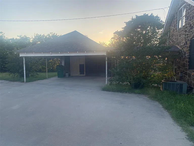 602 E Wise St — Photo 12