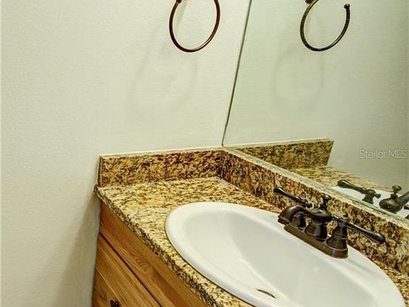 4th image of 12562 Castle Hill Dr