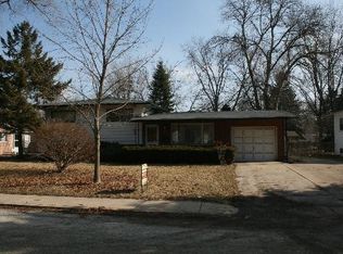 24 Greenfield Rd, Montgomery, IL 60538