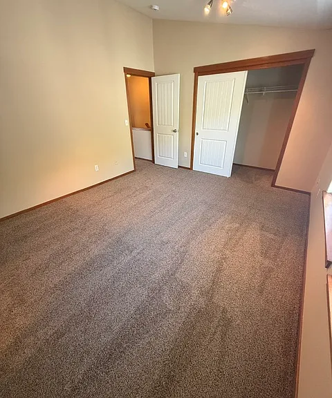 4 SW Boundary St #3 — Photo 10