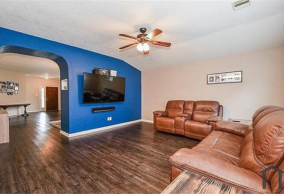 5th image of 16203 Peach Bluff Ln