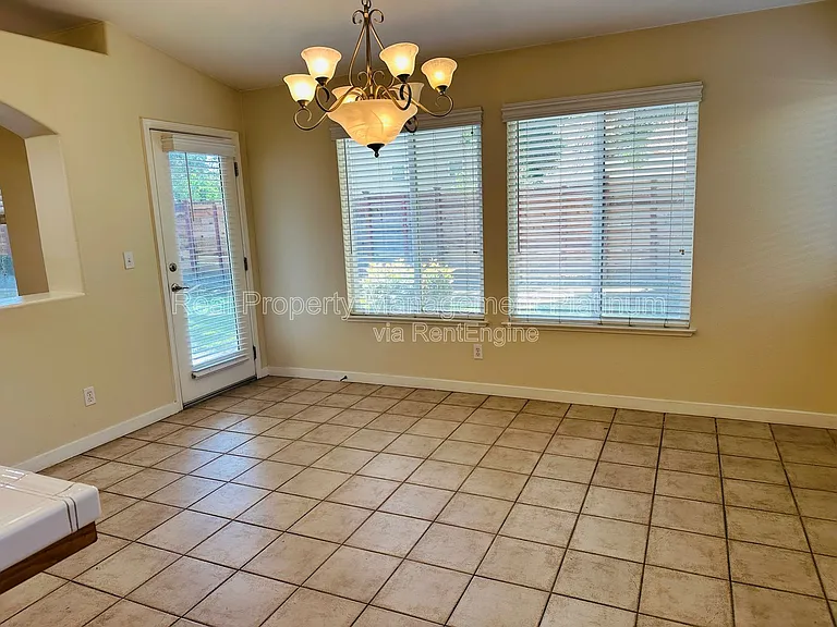 2012 Riverview Dr — Photo 10