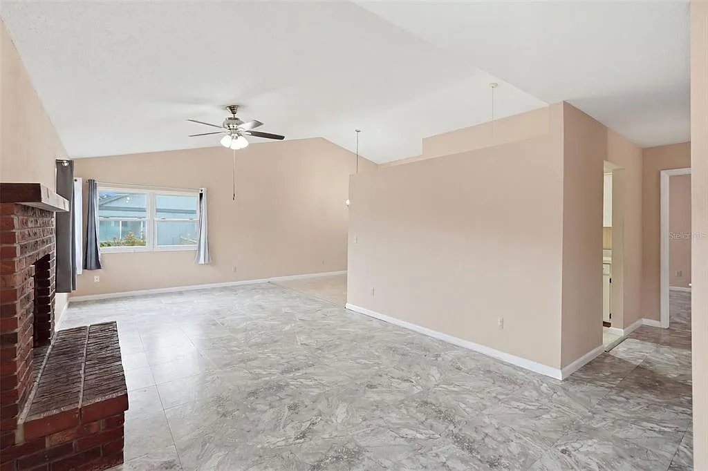 2 bed, 2.0 bath, 1168 sqft, $1,900 — Photo 4
