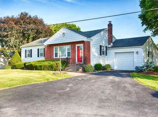 725 Seip Ave, Nazareth, PA 18064