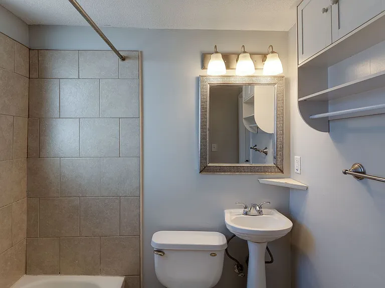 2412 Chapel Ave — Photo 13