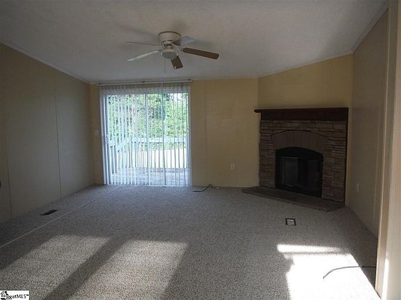 4th image of 102 Carson Creek Dr