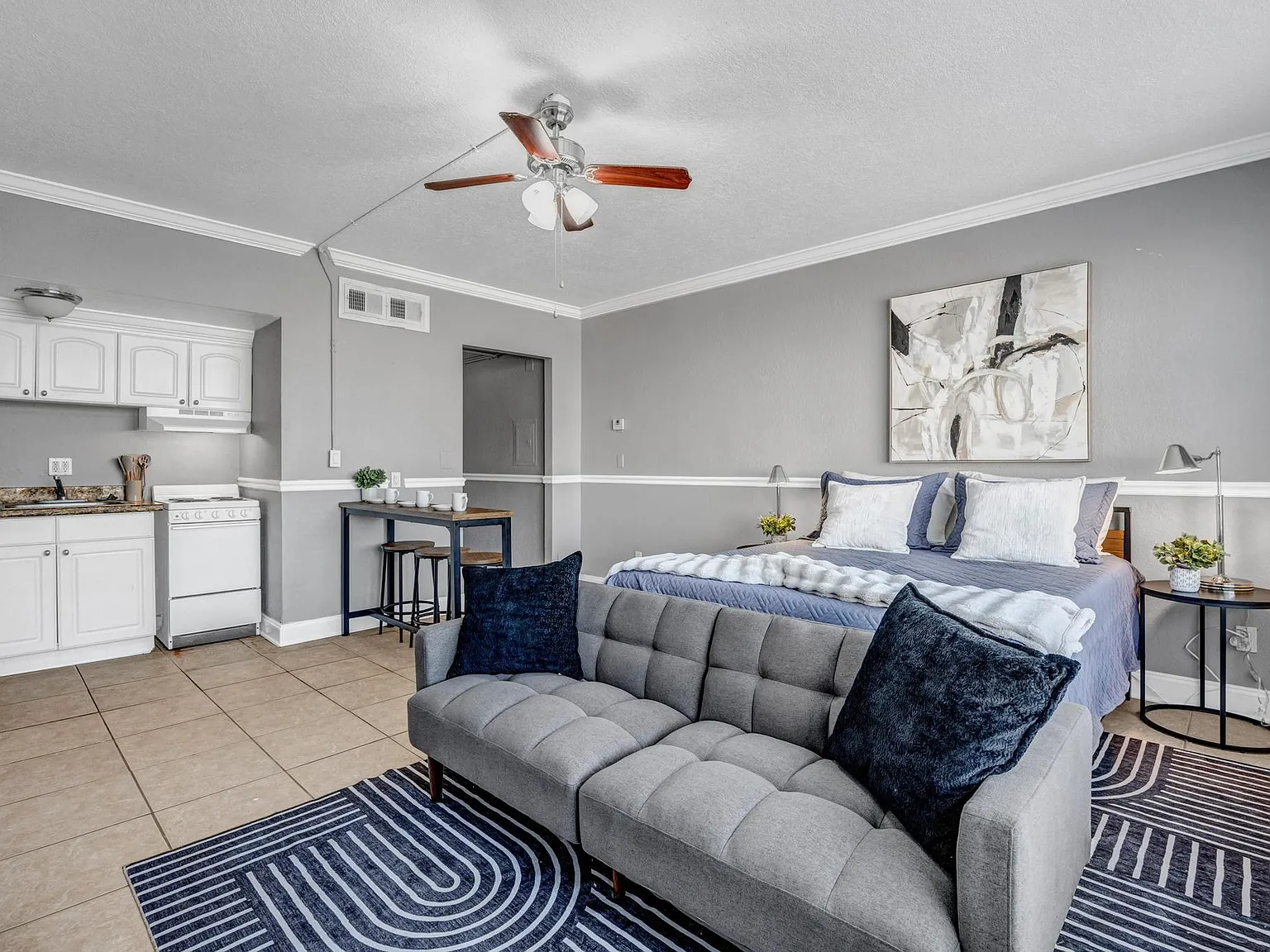 Studio, 425 sqft, $1,145 — Photo 3