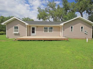 803 W 11th St, Ellis, KS 67637