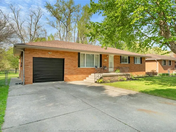 1910 Kent St, Windsor, ON N9E 3R3