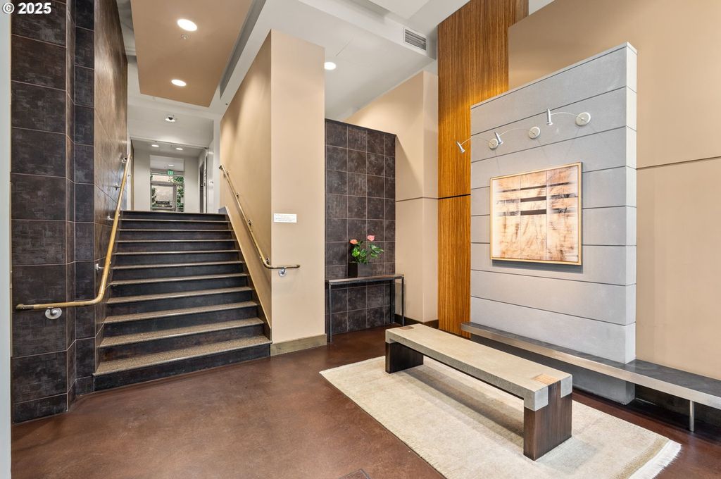 1130 NW 12th Ave APT 214, Portland, OR - View 5