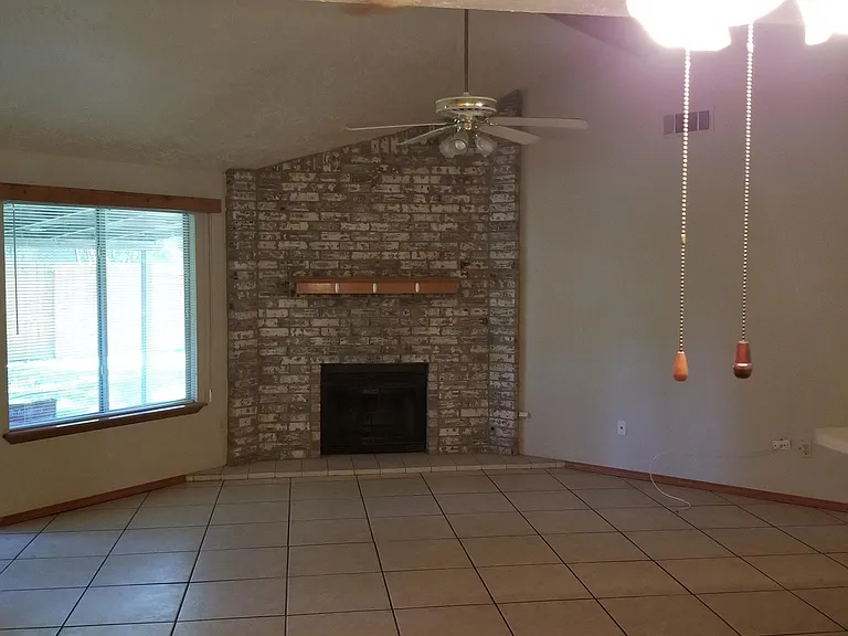 3543 Nutwood Ln — Photo 7