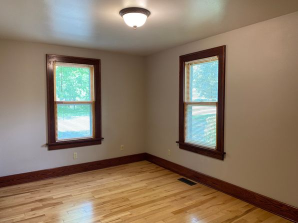 824 Clark Ave Unit 1