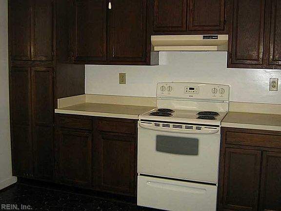 3rd image of 1303 Mason Ave