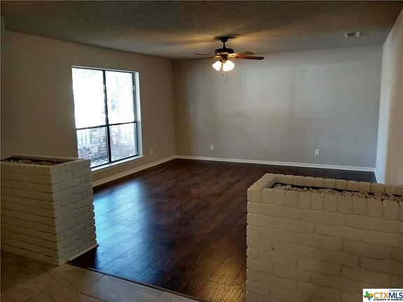 4th image of 1502 Briar Ln