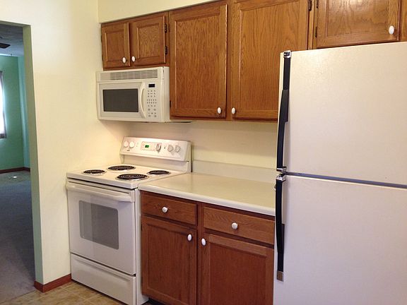 5th image of 111 N Logan St
