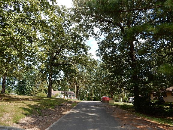 4th image of 18 Fox Dr