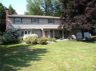 111 Old Farm Rd, Fayetteville, NY 13066