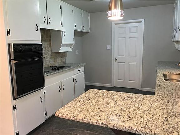 5th image of 1125 Park Center St