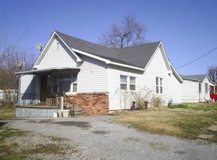 604 E Carter St, Marion, IL 62959
