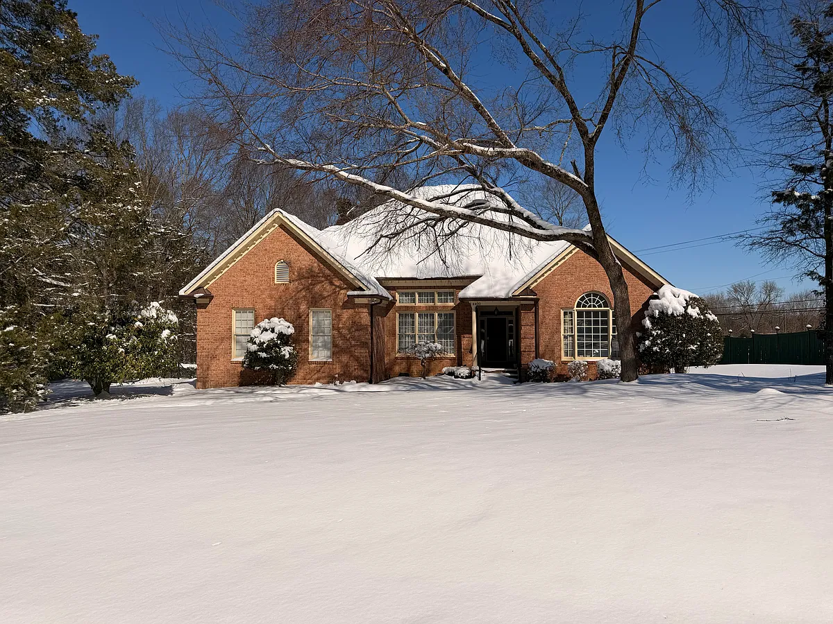 Building Photo - 4400 Carmel Estates Rd