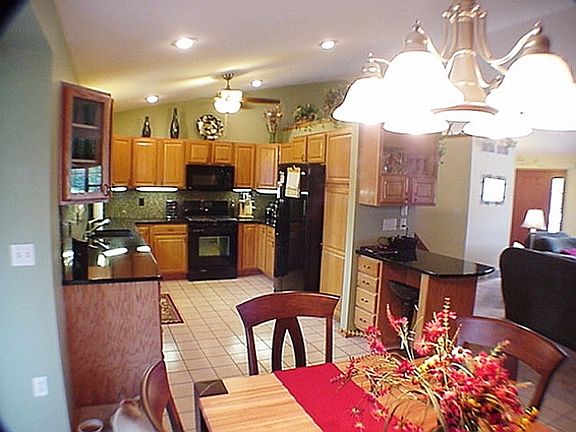 3rd image of 4486 Meadow Wood Cir