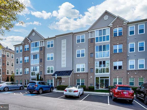 3rd image of 8470 Ice Crystal Dr Unit M