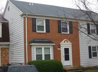 414 Magnolia Ct, Herndon, VA 20170