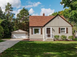 4075 N 127th St, Brookfield, WI 53005
