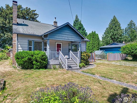 2nd image of 1302 E Victor Street