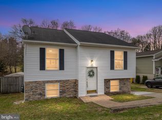 8028 Escalon Ave, Pasadena, MD