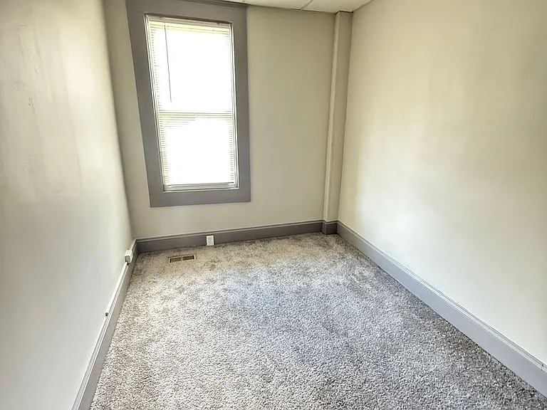 4027 Belwood Ave — Photo 13