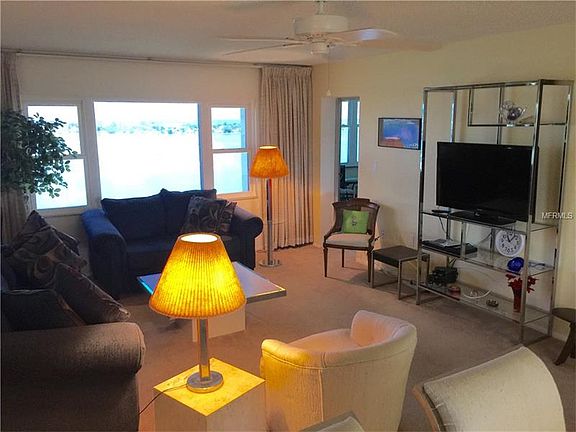 4th image of 4525 Cove Cir APT 1204