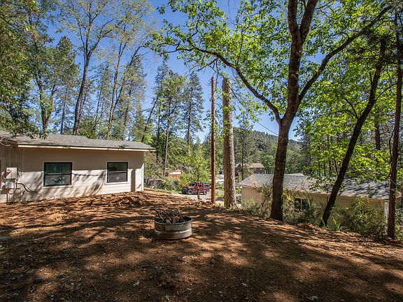2nd image of 19692 Shasta Dr