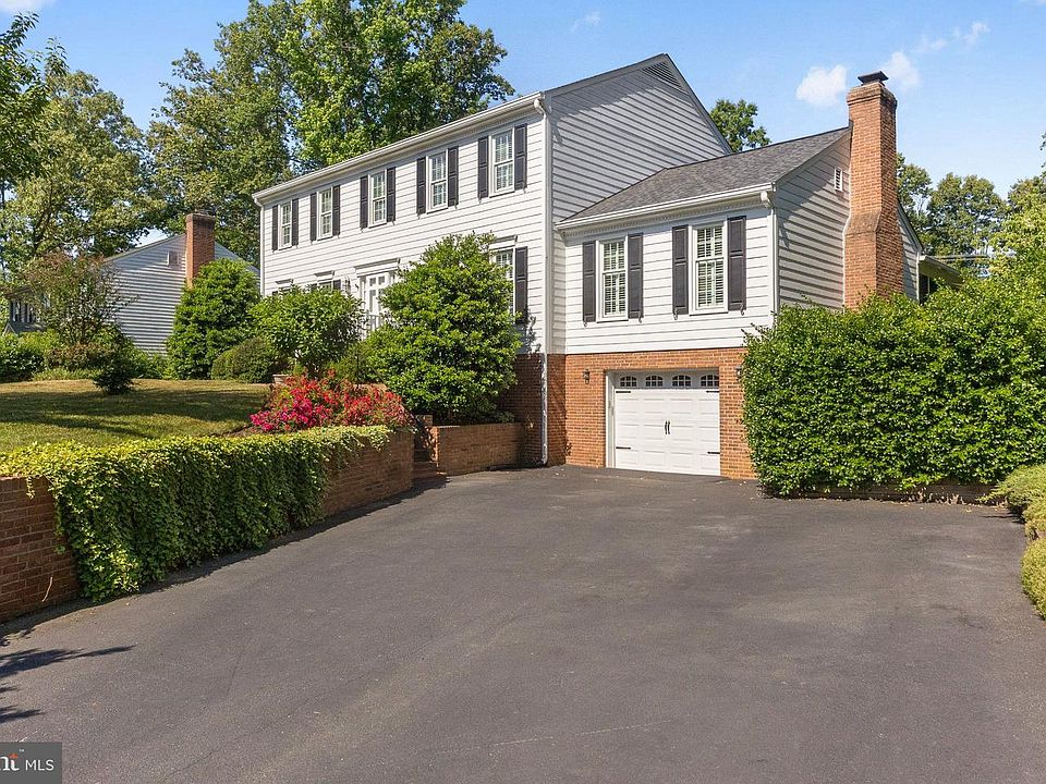 1st image of 212 Camden Dr