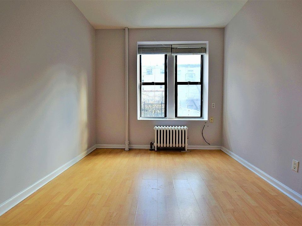 2nd image of 186 Clymer St APT 10