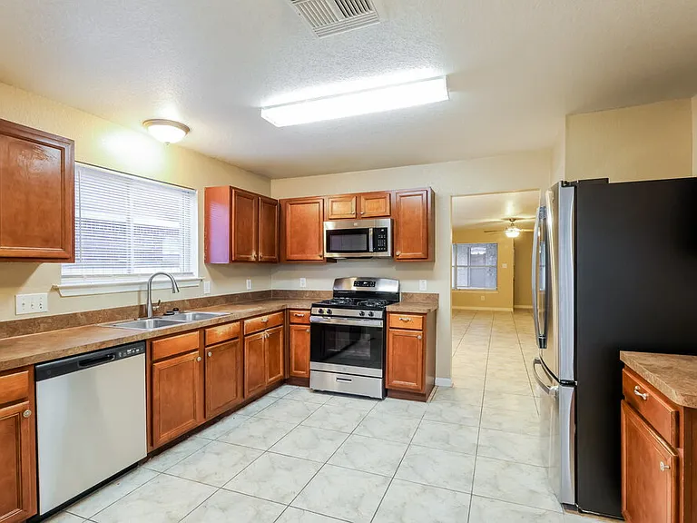 15515 Waverly Dr — Photo 8