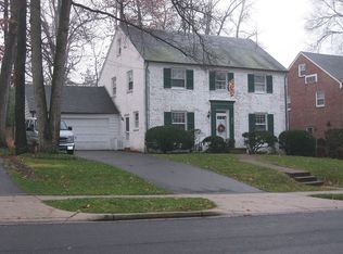 5218 Moorland Ln, Bethesda, MD 20814