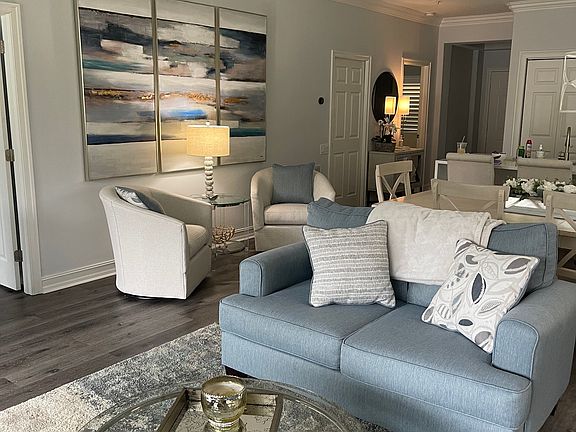 5th image of 985 Tarpon Cove Dr APT 101