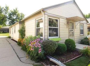 7635 W Lorraine Pl, Milwaukee, WI 53222