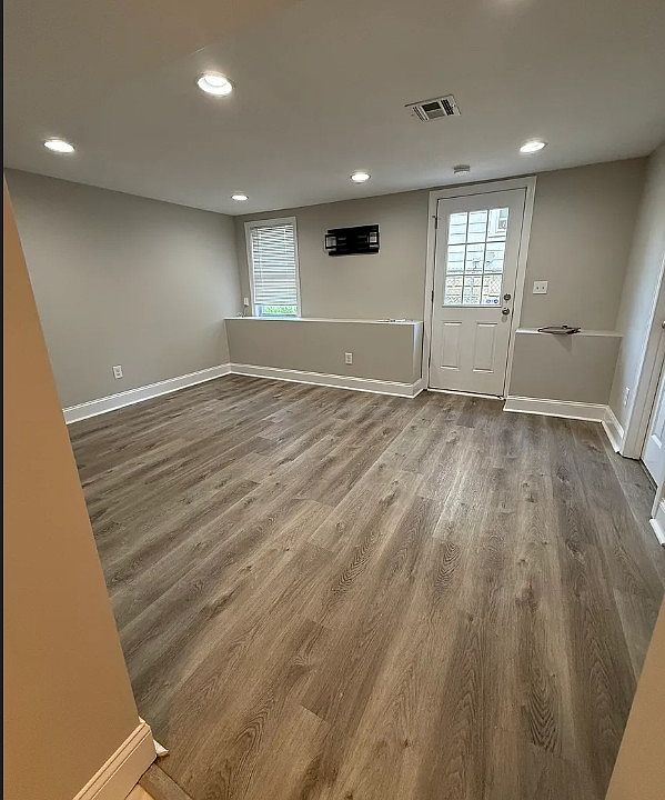1st image of 77 Ash St #77