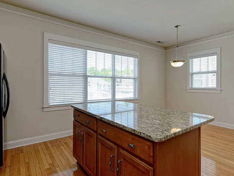 1912 Lela Ave — Photo 17