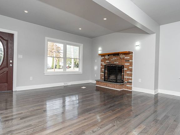 5th image of 24 Lincoln Ave