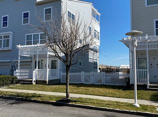 244 Beach Breeze Pl, Adverne, NY 11692