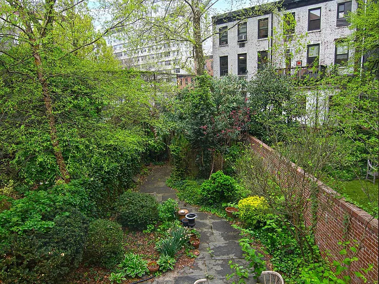 136 W 11th St #PARLOR — Photo 15