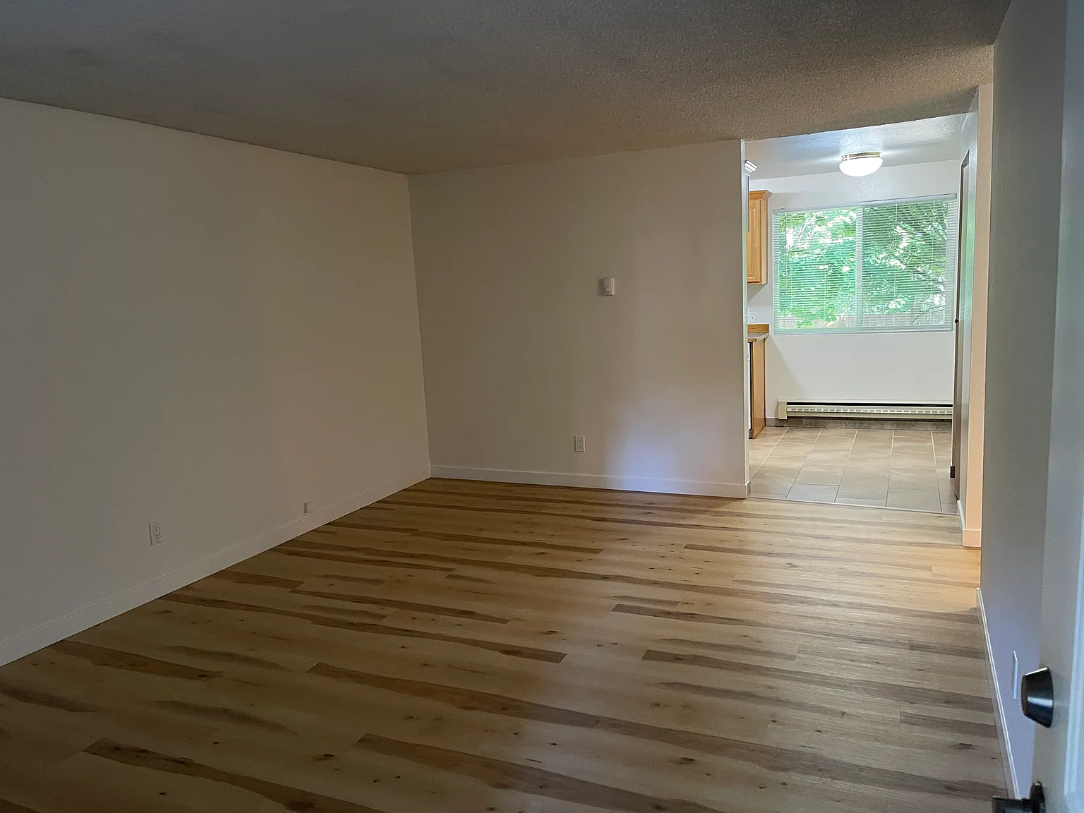 2 bed, 700 sqft, $2,100 — Photo 1